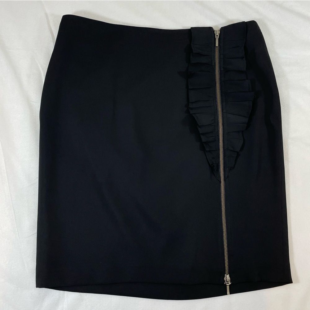 Banana Republic Size 10 Black Pencil Skirt - Zipper Slit Ruffles Business Skirt